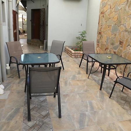 Coco Palm Bed & Breakfast Виндхук Экстерьер фото